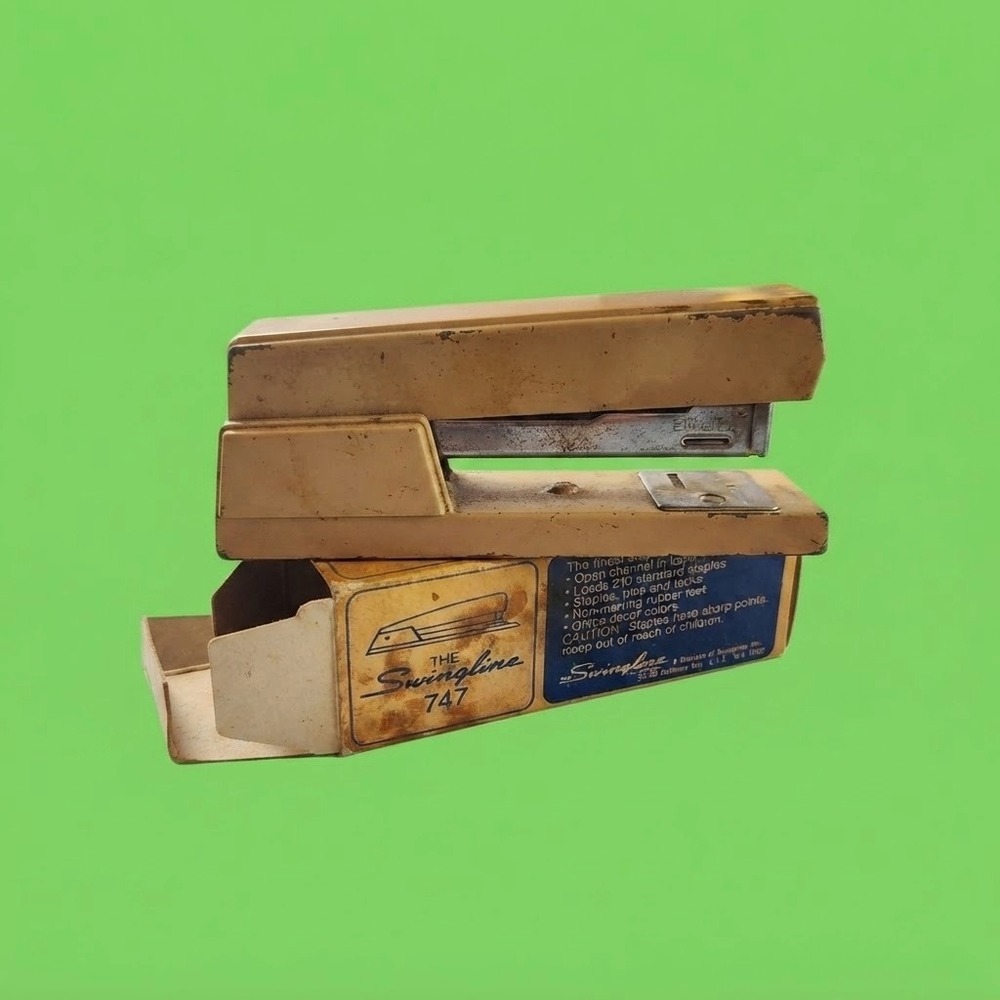 Vintage Swingline 747 Stapler Beige‎ Rustic Office Prop & S.F.-1 Staples Florida